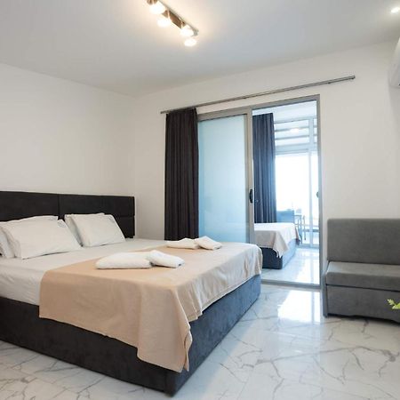 Avgerinos Apartments Polýkhrono Eksteriør bilde