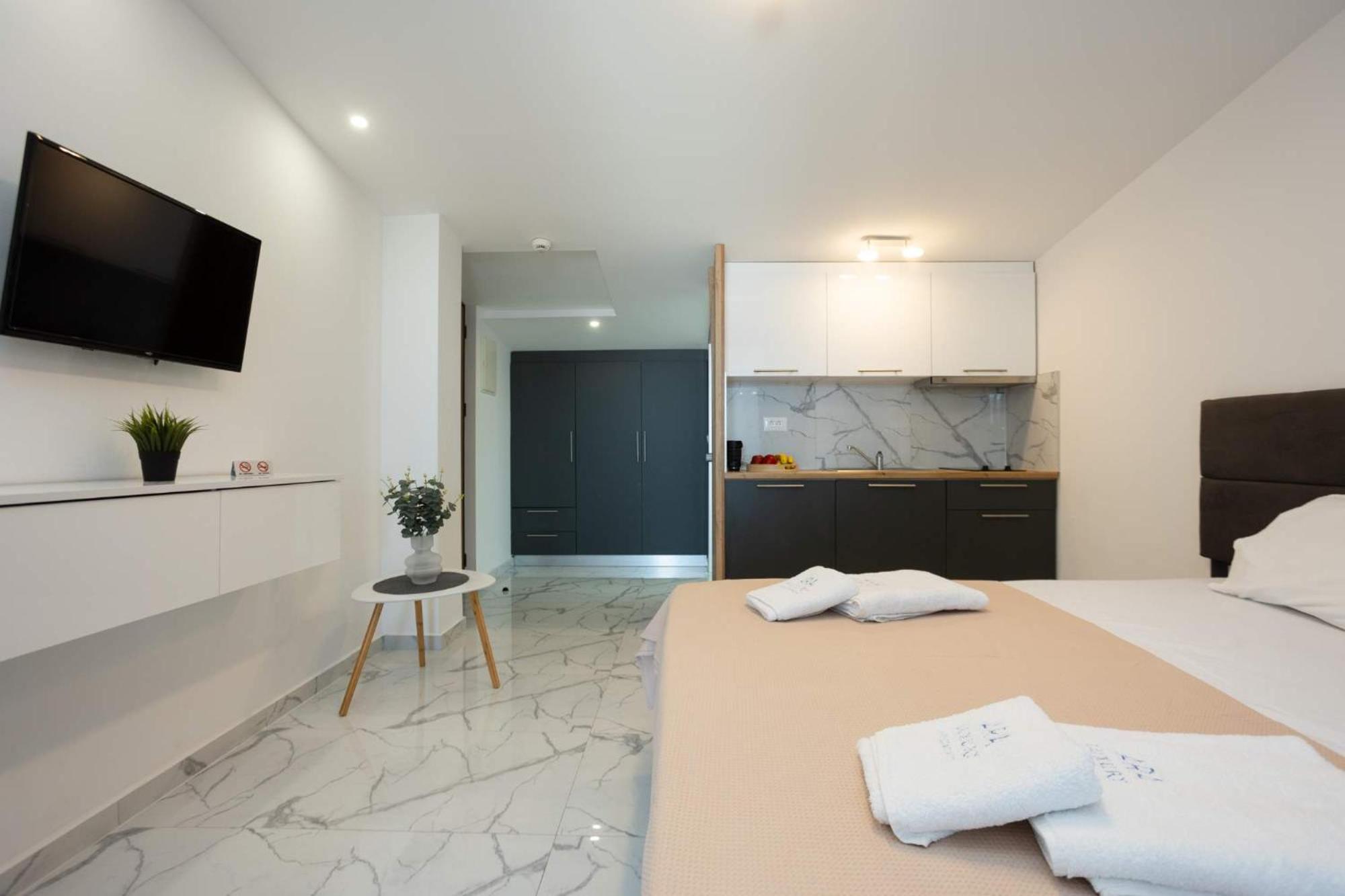 Avgerinos Apartments Polýkhrono Eksteriør bilde
