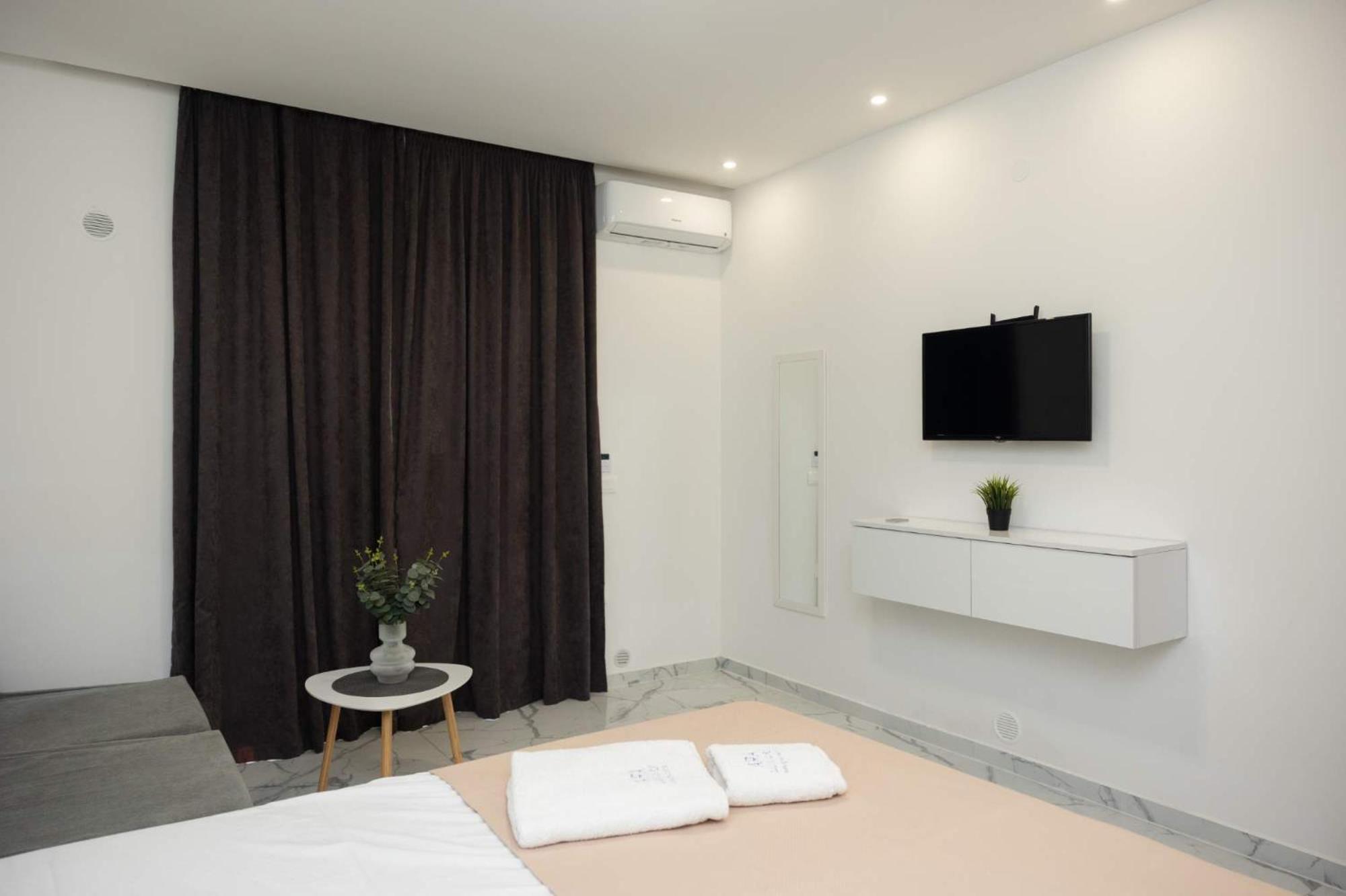 Avgerinos Apartments Polýkhrono Eksteriør bilde